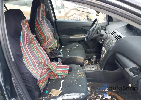 2010 Toyota Yaris z USA, uszkodzony, nr VIN JTDBT4K34A1380227